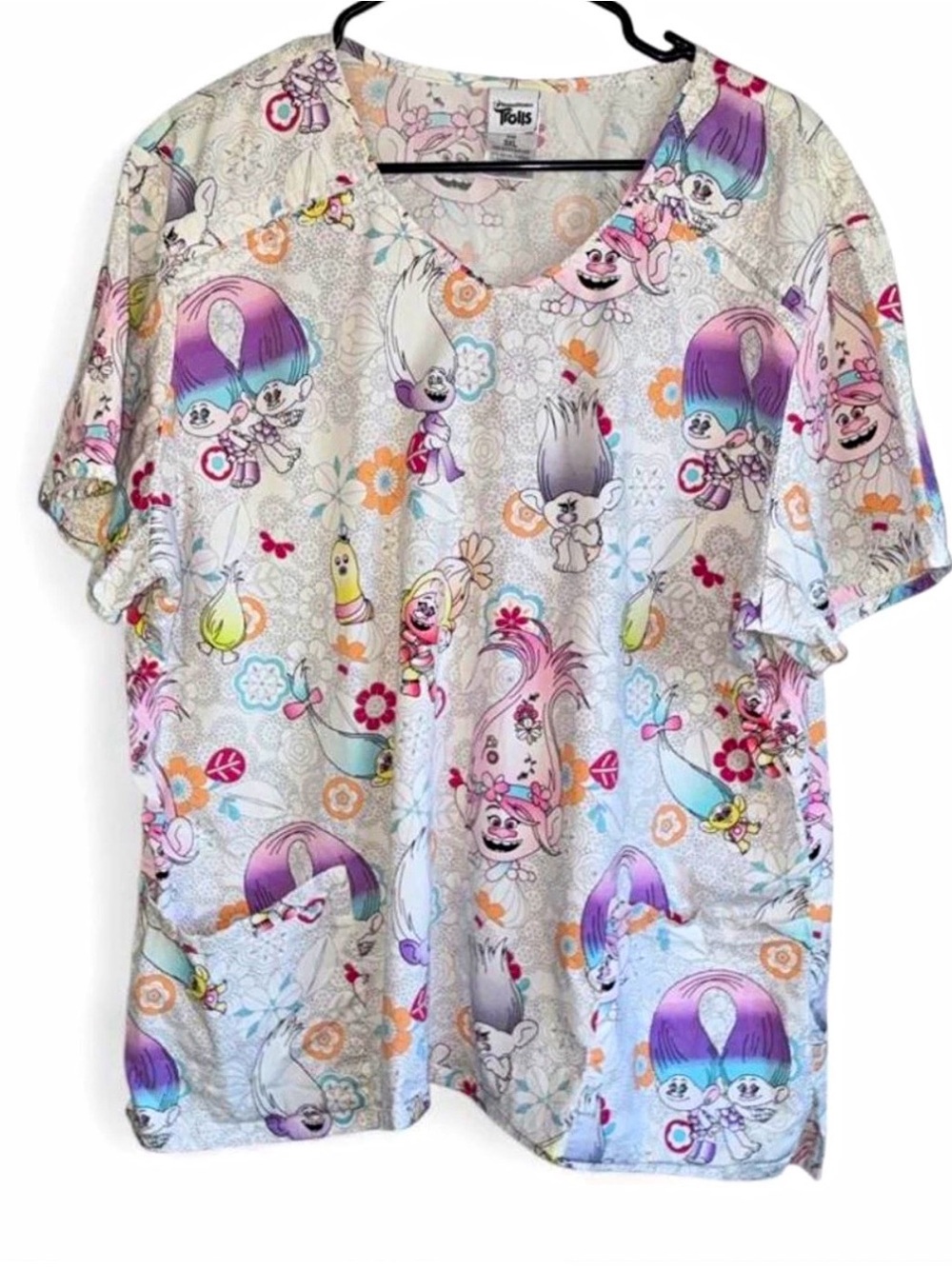 2010 DreamWorks Trolls Women’s V-Neck Scrub Top Size 3XL Multicolor Troll Print